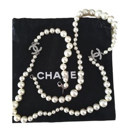 Chanel Long necklaces Eggshell