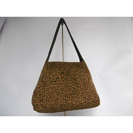 Bottega Veneta-Bolsa de Ombro em Tecido Leopardo-Estampa de leopardo