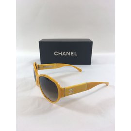 Chanel-Occhiali da sole-Giallo