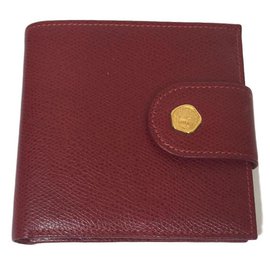 Fred-Wallet-Red
