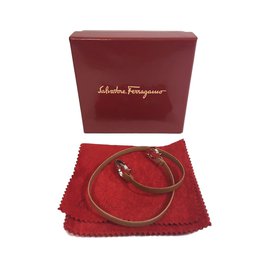 Salvatore Ferragamo-Bracelet en cuir-Beige