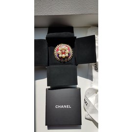Chanel-Alfinetes e broches-Vermelho
