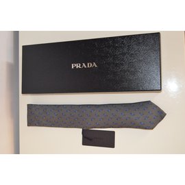 Prada-Krawatte-Andere