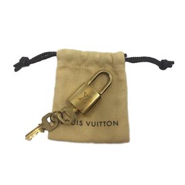 Louis Vuitton-Bloqueio-Dourado
