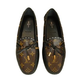 Louis Vuitton-Flats-Multiple colors