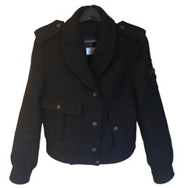 Chanel-Chaquetas-Negro