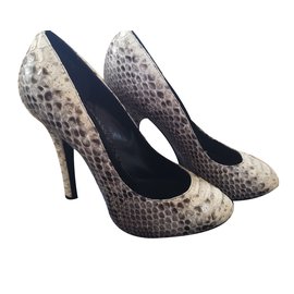 Dolce & Gabbana Python Pumps Grau Grau