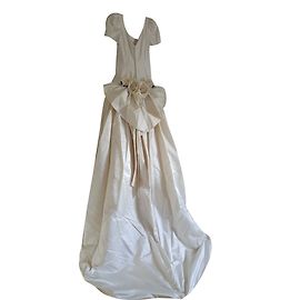 Robe de mariée Christian Dior en soie crème Crème