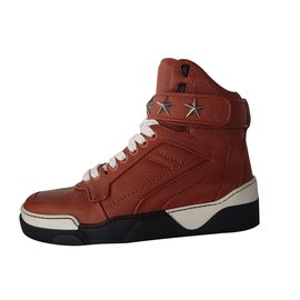 Givenchy-sneakers-Brown