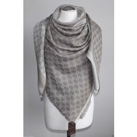 Gucci-shawl-Beige