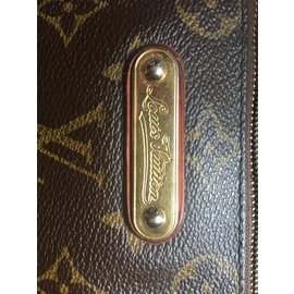 Louis Vuitton-Eva-Marrom