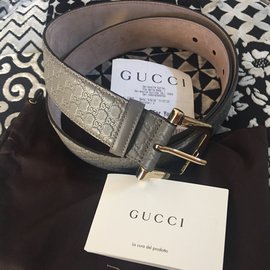 Gucci-Gürtel-Grau