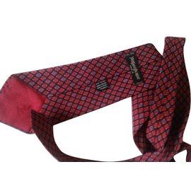 Yves Saint Laurent-ties-Red