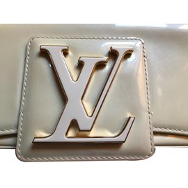 Louis Vuitton-Sacos de embreagem-Fora de branco
