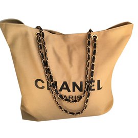 Chanel-Chanel bolsa beige regalo vip 2018 Cadena de oro-Beige