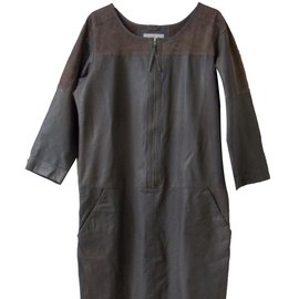 Humanoid Robes Marron