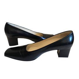 carvela heeled shoes