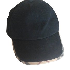 Burberry-Hats-Black