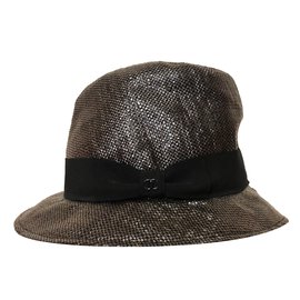 Chanel-cappelli-Grigio