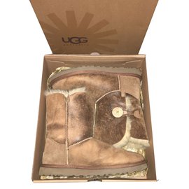 Ugg-boots-Brown