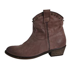 Autre Marque Botas Via Roma 15 em couro rosa com tachas Rosa
