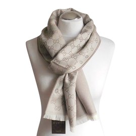 Gucci sciarpe Beige