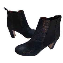 Avril Gau-Ankle boots-Black