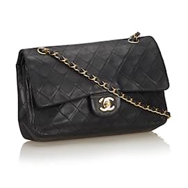Chanel-Double sac à rabat en cuir classique moyen-Noir
