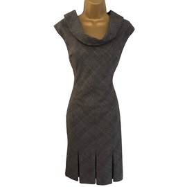 Ted Baker Kleider Grau