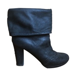Botines Prada de nubuck negro Negro
