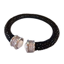 Autre Marque-Black stingray bracelet-Black