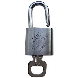 Louis Vuitton Cadenas Graves / Padlock Argento