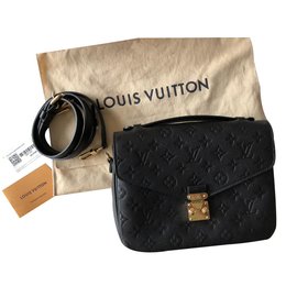 Louis Vuitton-Metis-Black