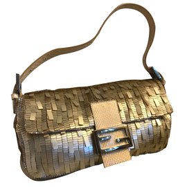 Fendi-Baguette-Doré