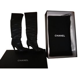 Chanel-Bottes-Noir