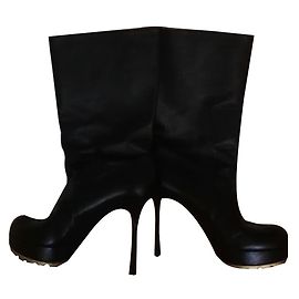 Yves Saint Laurent Black Grained Leather Ankle Boots 37 Black