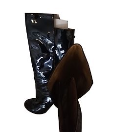 Botas Yves Saint Laurent de charol negro Negro