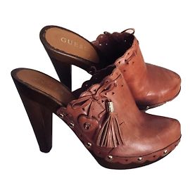 Guess Holzschuhe Braun