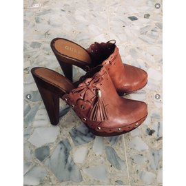 Guess-clogs-Brown