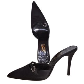 Gianni Versace-Heels-Black