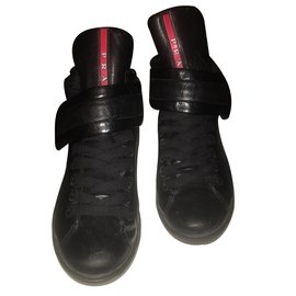 Baskets Prada en cuir noir Noir