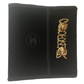 Chanel-Pin de oro-Dorado