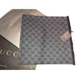 Gucci-Cachecol-Marrom
