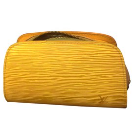 Louis Vuitton-Embrague-Amarillo
