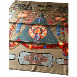 Hermès Sciarpe di seta Marrone Blu Beige Arancione