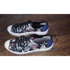 Fendi-sneakers-Multiple colors