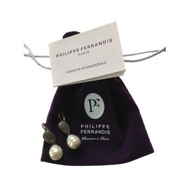Philippe Ferrandis Perlenohrringe Silber Grau