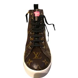 Louis Vuitton-sapatilha World Tours Boot Vuitton-Chocolate