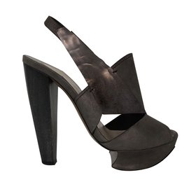 Nicholas Kirkwood-Burma metallic high heels-Metallic,Taupe