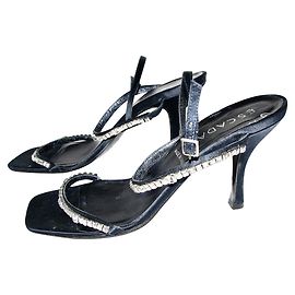 Sandali da sera Escada in raso blu con cristalli Blu